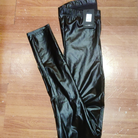 FashionNova - Picture 5 of 7